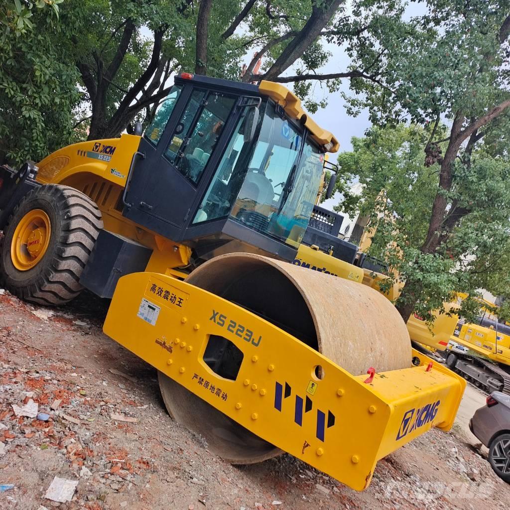 XCMG XS 223 J 单轮压路机