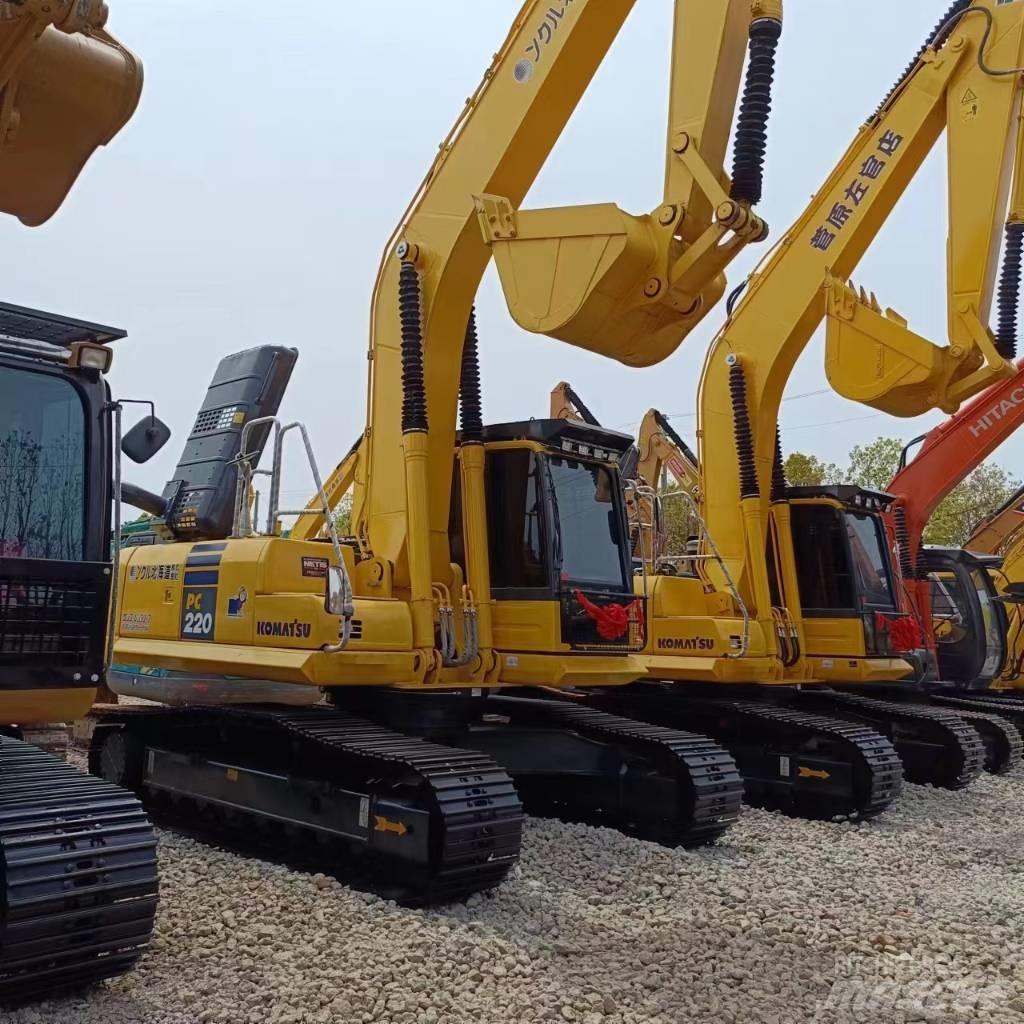 Komatsu PC 220 履带挖掘机
