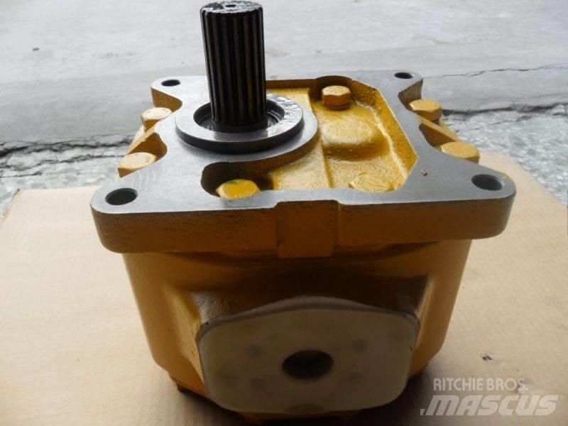 Komatsu D155 传动装置