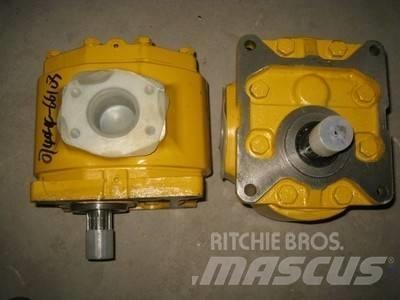 Komatsu D155 传动装置