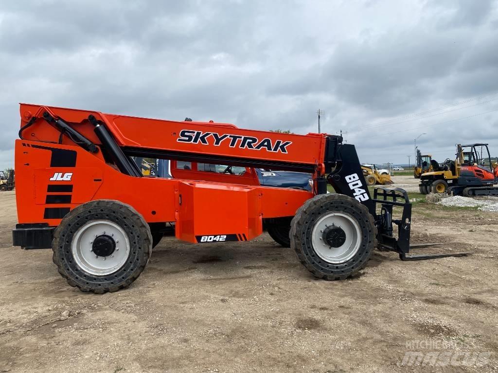 SkyTrak 8042 伸缩臂叉装车|叉装车