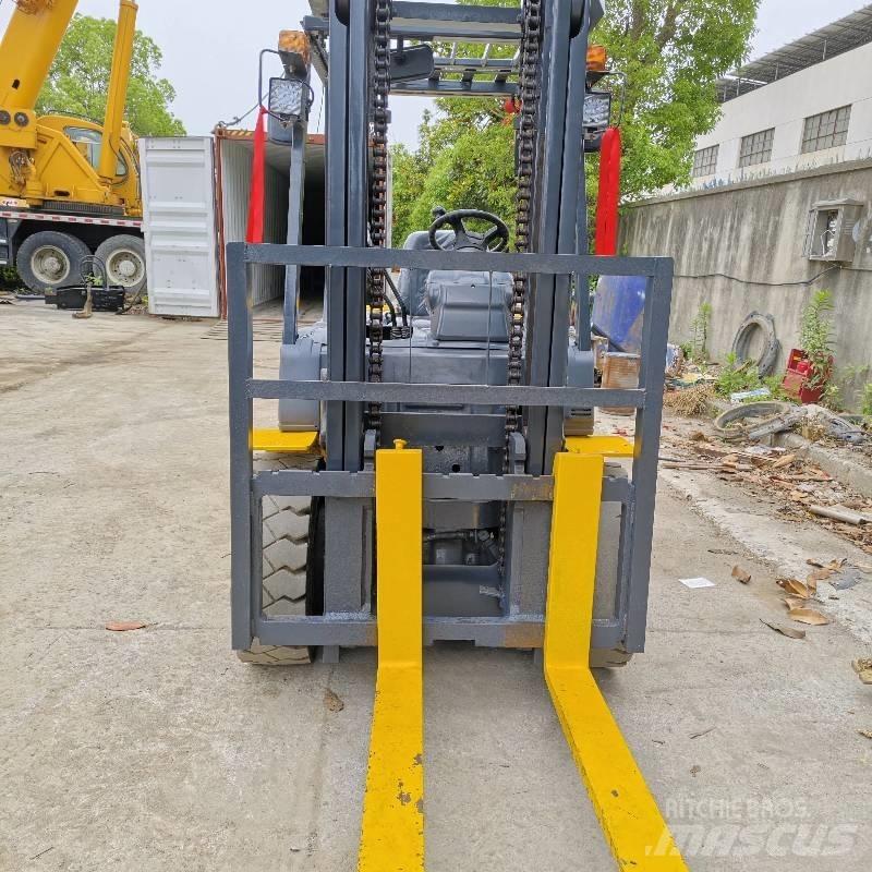 Komatsu 30 柴油叉车