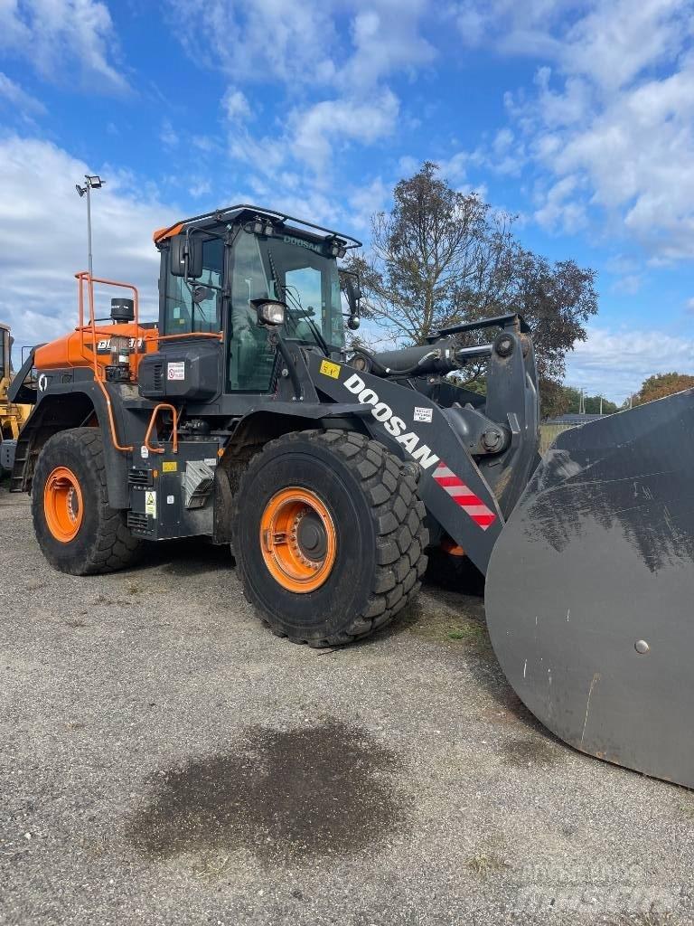 Doosan DL 380-7 轮式装载机