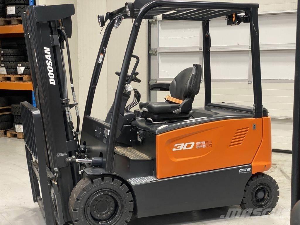 Doosan B30X-7 电动叉车