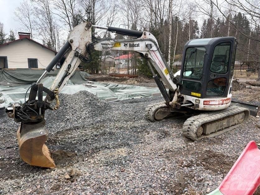 Bobcat 435 小型挖掘机