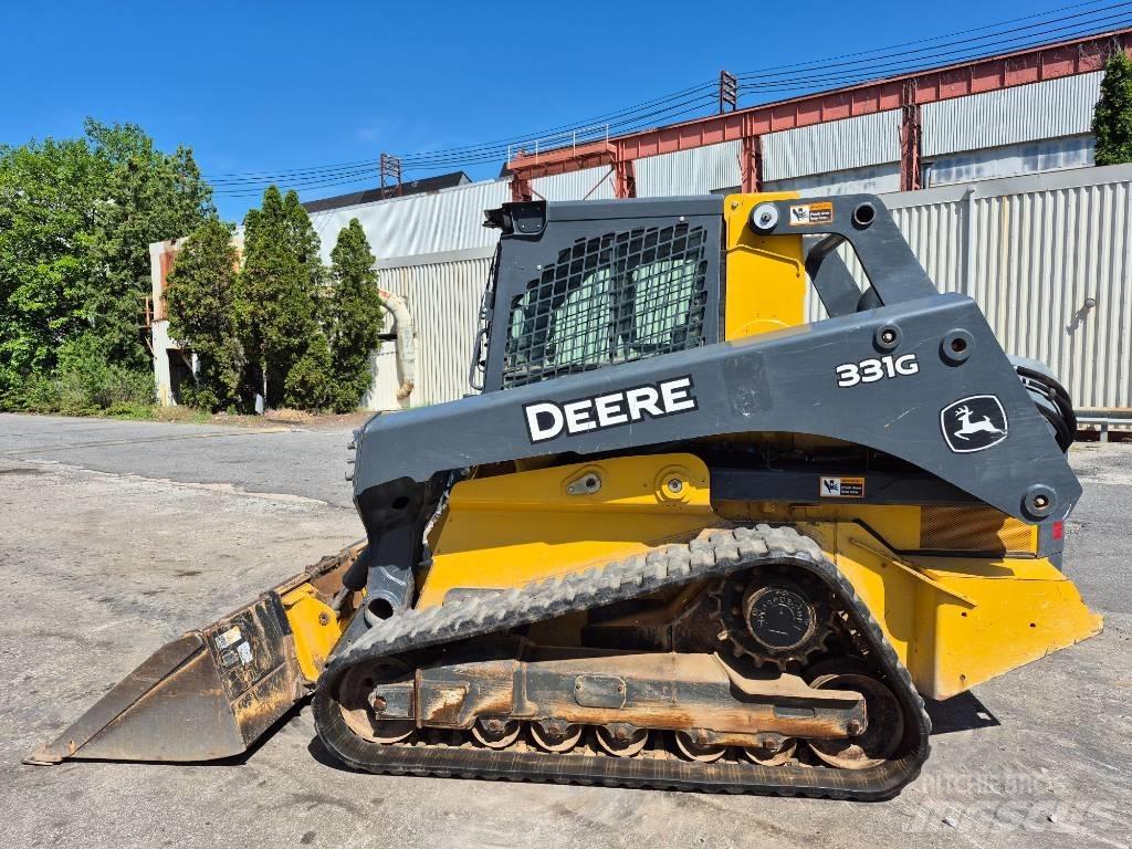 John Deere 331G 滑移装载机