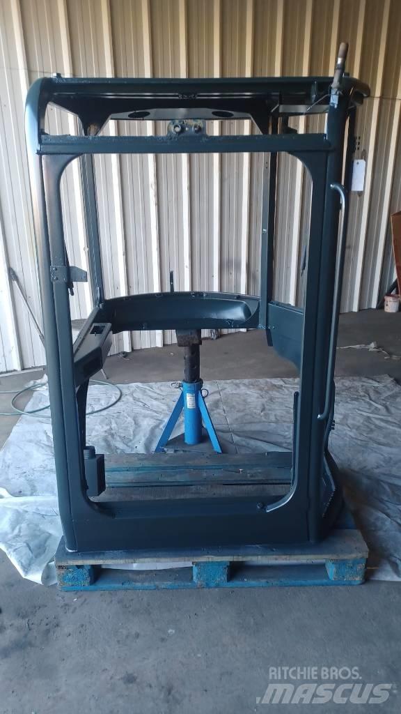 Yanmar Vio 45 驾驶室与内部