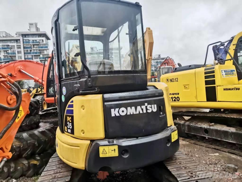 Komatsu PC 35 小型挖掘机