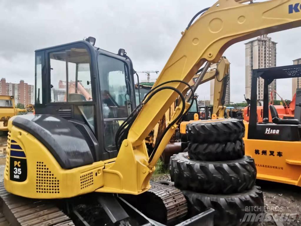 Komatsu PC 35 小型挖掘机
