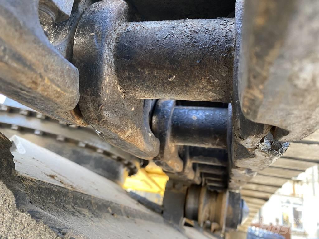 Komatsu PC200 履带挖掘机