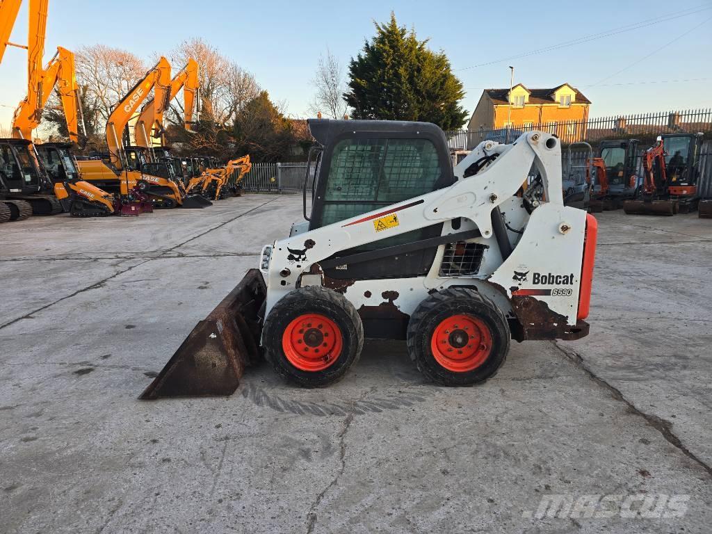 Bobcat S 590 滑移装载机