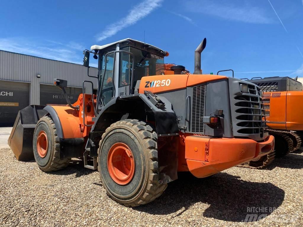 Hitachi ZW 250 轮式装载机
