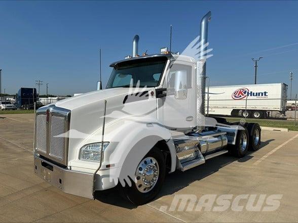Kenworth T880 牵引车