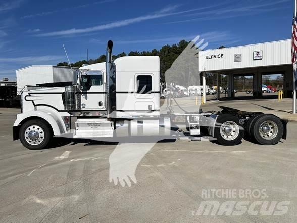 Kenworth W900 牵引车