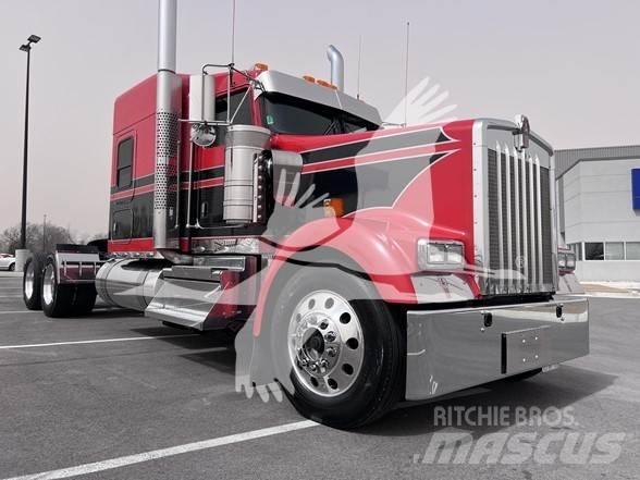 Kenworth W900 牵引车