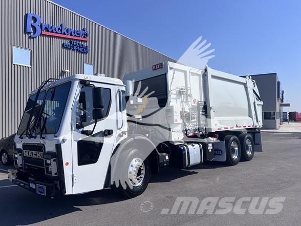 Mack LR64R 垃圾车