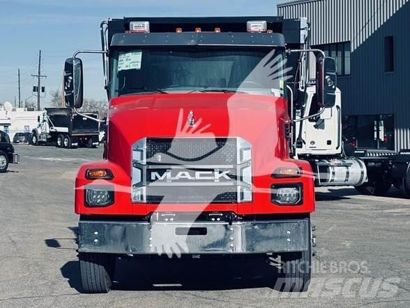Mack MD6 自卸式货车