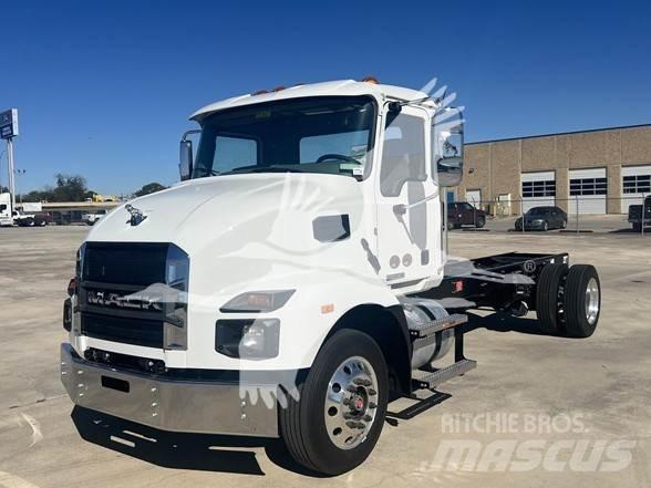 Mack MD6 平板车