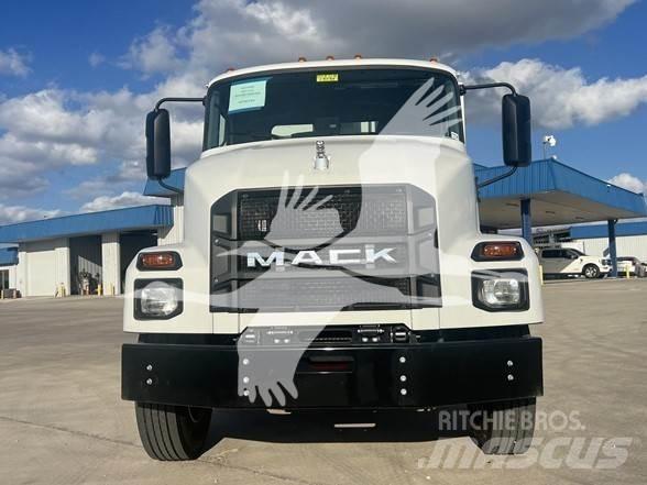 Mack MD6 垃圾车