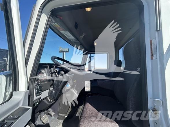 Mack MD6 自卸式货车