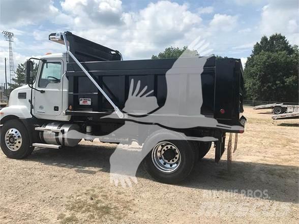Mack MD6 自卸式货车