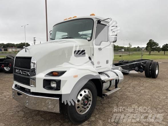Mack MD6 平板栏板货车