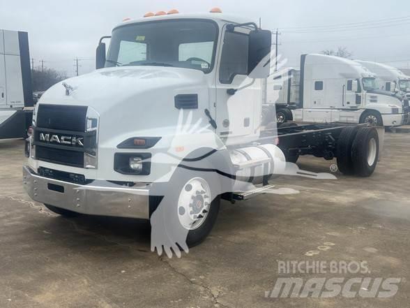 Mack MD6 平板车