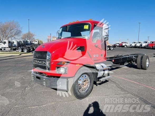 Mack MD6 平板车