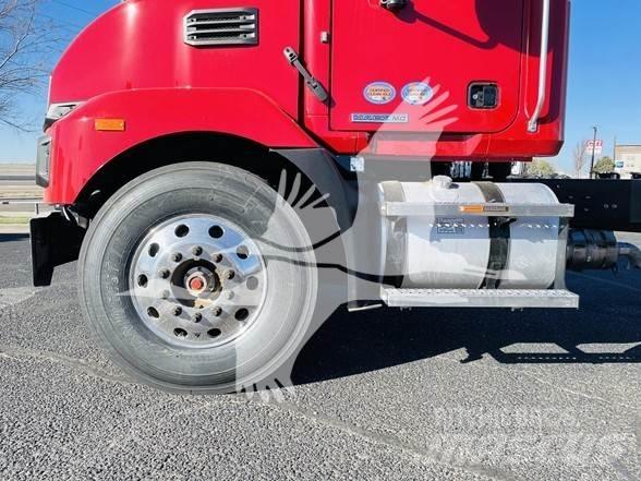 Mack MD6 平板车