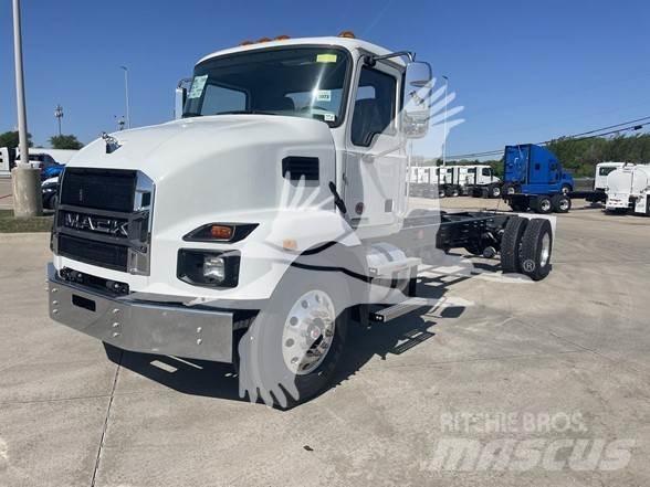 Mack MD6 牵引车