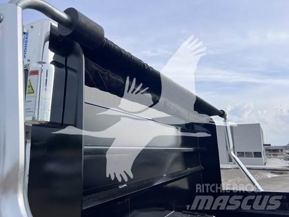 Mack MD6 自卸式货车