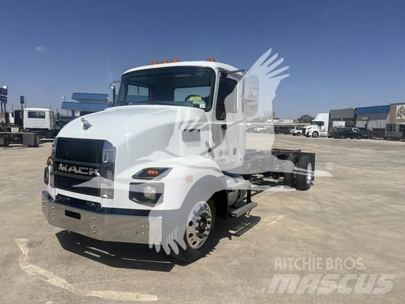 Mack MD6 平板车