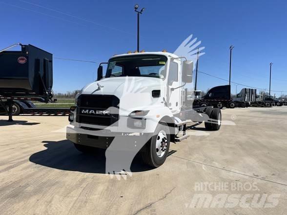 Mack MD6 平板车