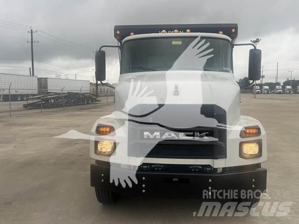 Mack MD6 自卸式货车