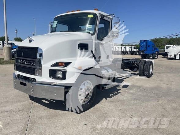 Mack MD6 牵引车