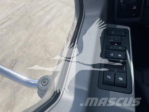 Mack MD6 牵引车