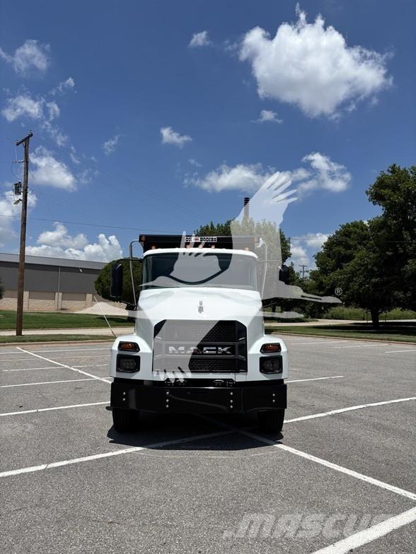 Mack MD6 自卸式货车