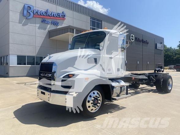 Mack MD6 平板车