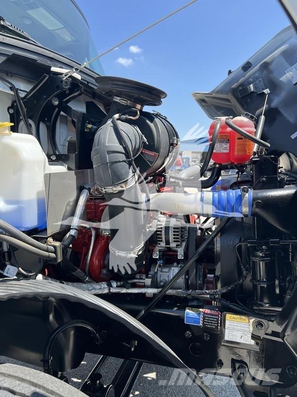 Mack MD6 平板车