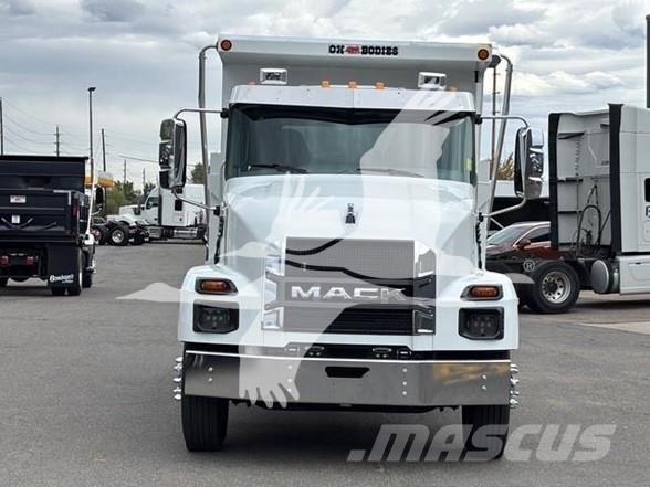 Mack MD6 自卸式货车