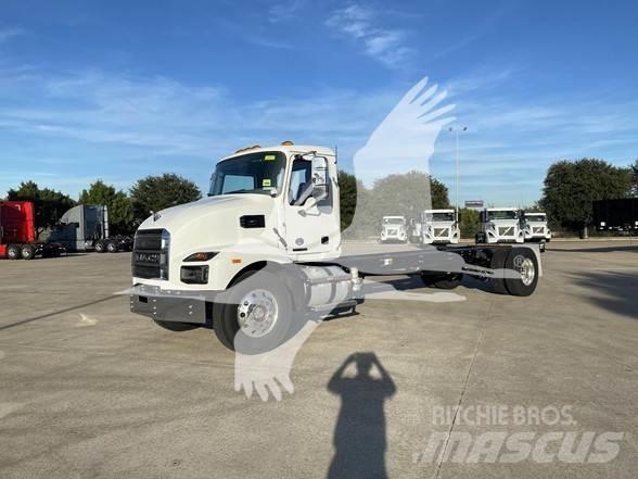 Mack MD7 平板车