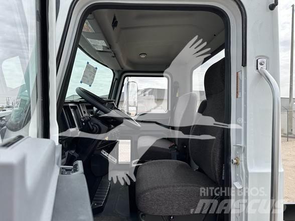 Mack MD7 平板车
