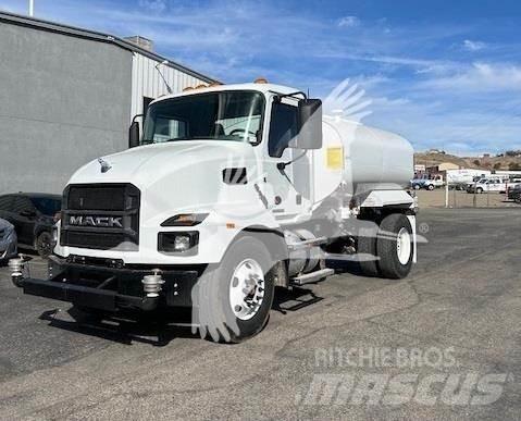 Mack MD7 油罐车