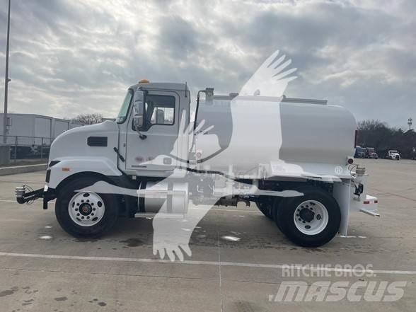 Mack MD7 油罐车