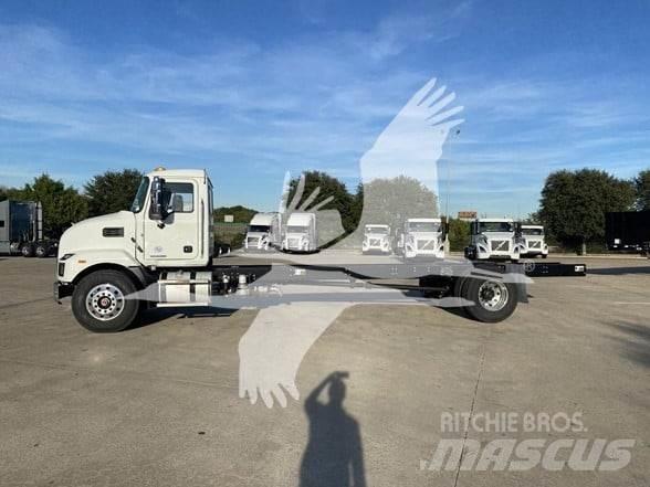 Mack MD7 平板车