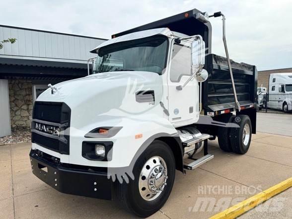 Mack MD7 自卸式货车