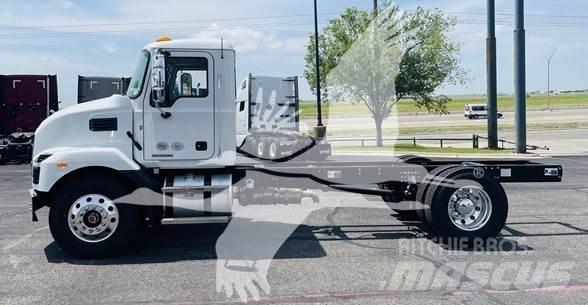 Mack MD7 平板车
