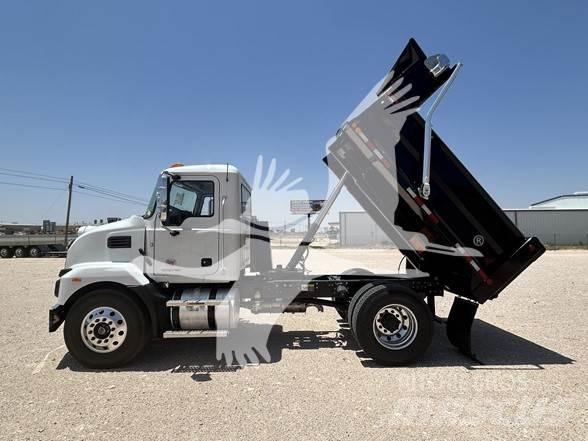 Mack MD7 自卸式货车