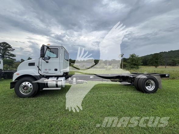 Mack MD7 平板车