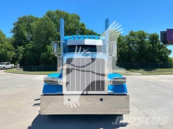 Peterbilt 389 牵引车
